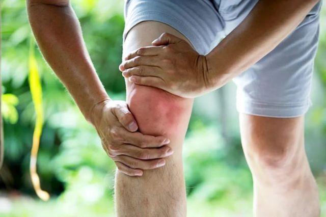 膝关节炎患者日常如何保养关节，减轻疼痛？