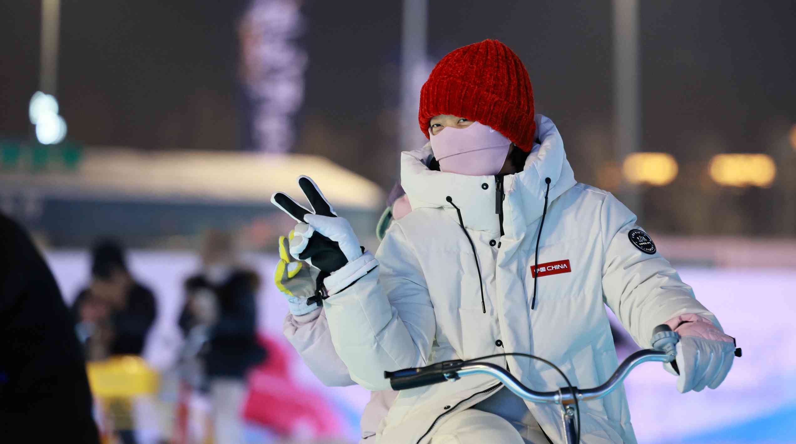 冰雪乐园连绵千米 严冬松花江成欢乐海洋