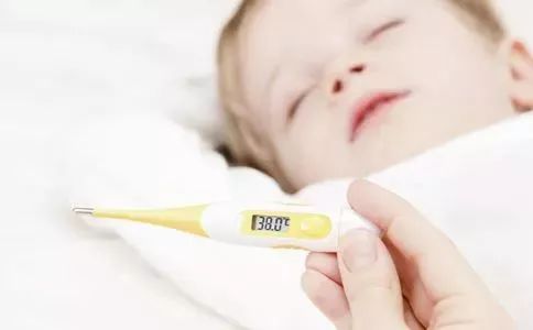 高热惊厥不慌乱：家长必学的黄金4分钟应急指南