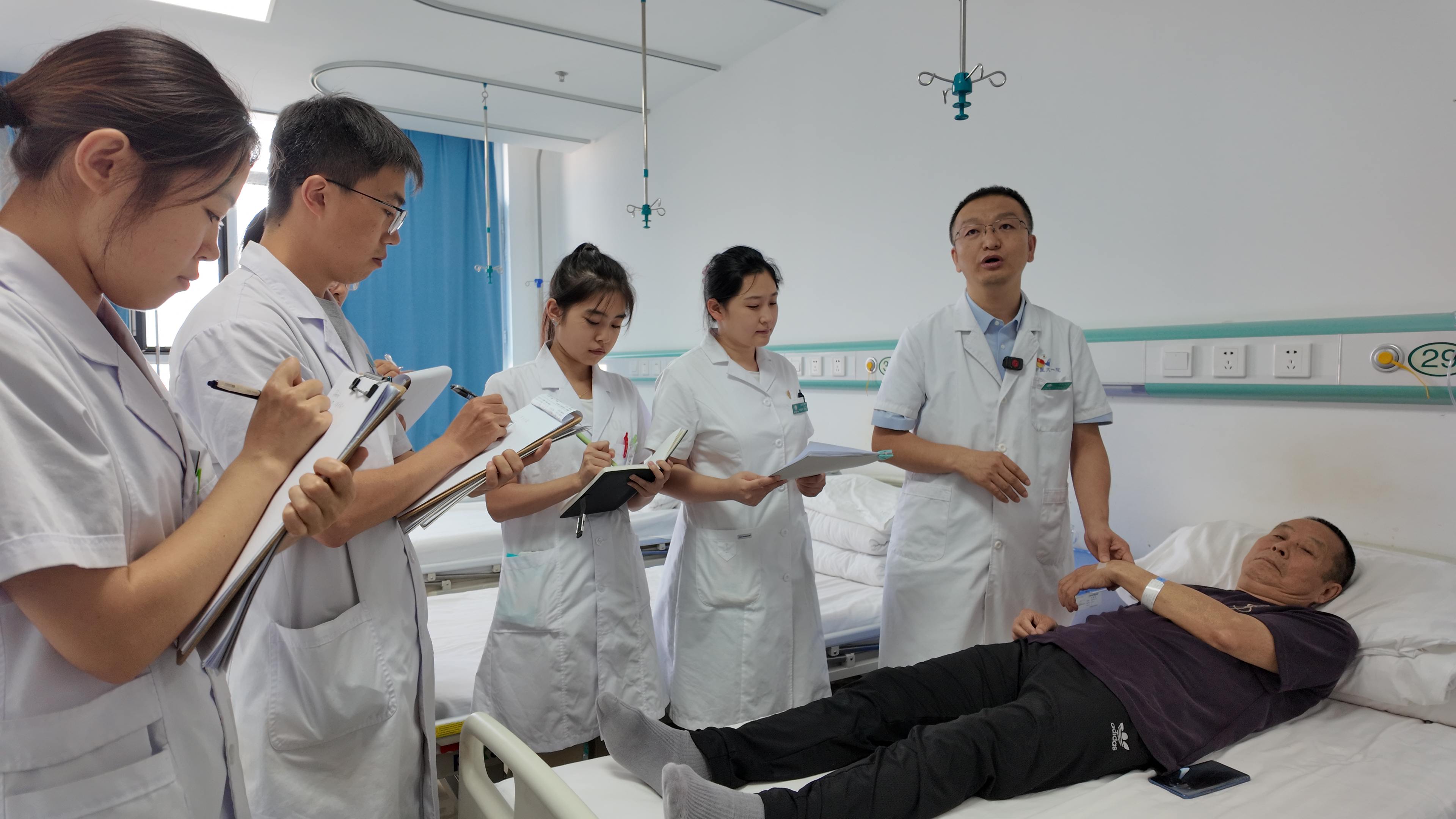 中国医师节 龙江医者的仁心与担当