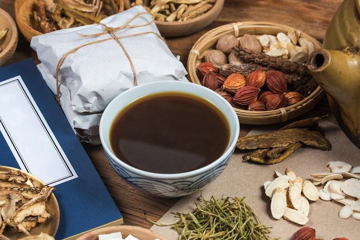 服汤药不能加糖