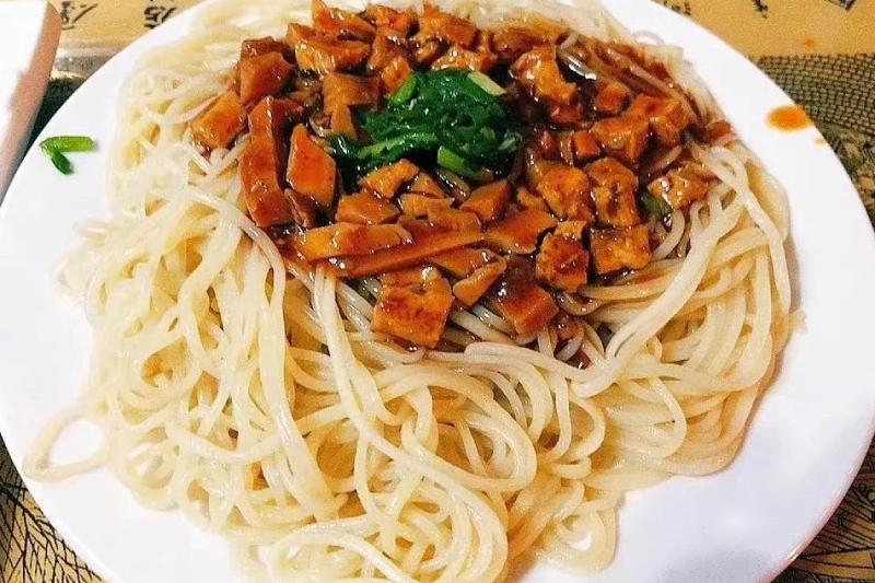 敦煌之旅 别错过这碗驴肉黄面