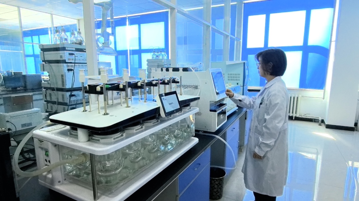 校地携手探新路 产教融合育匠才